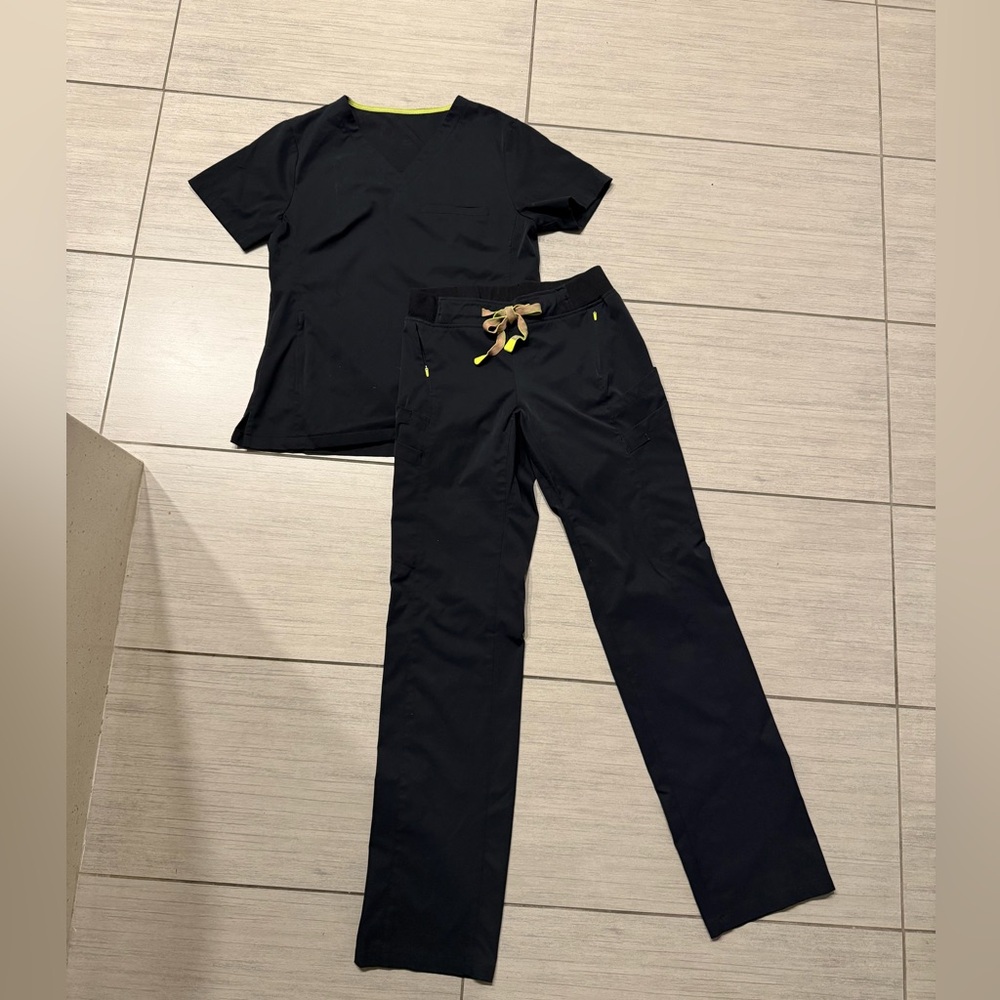 Medelita XS Scrub Set